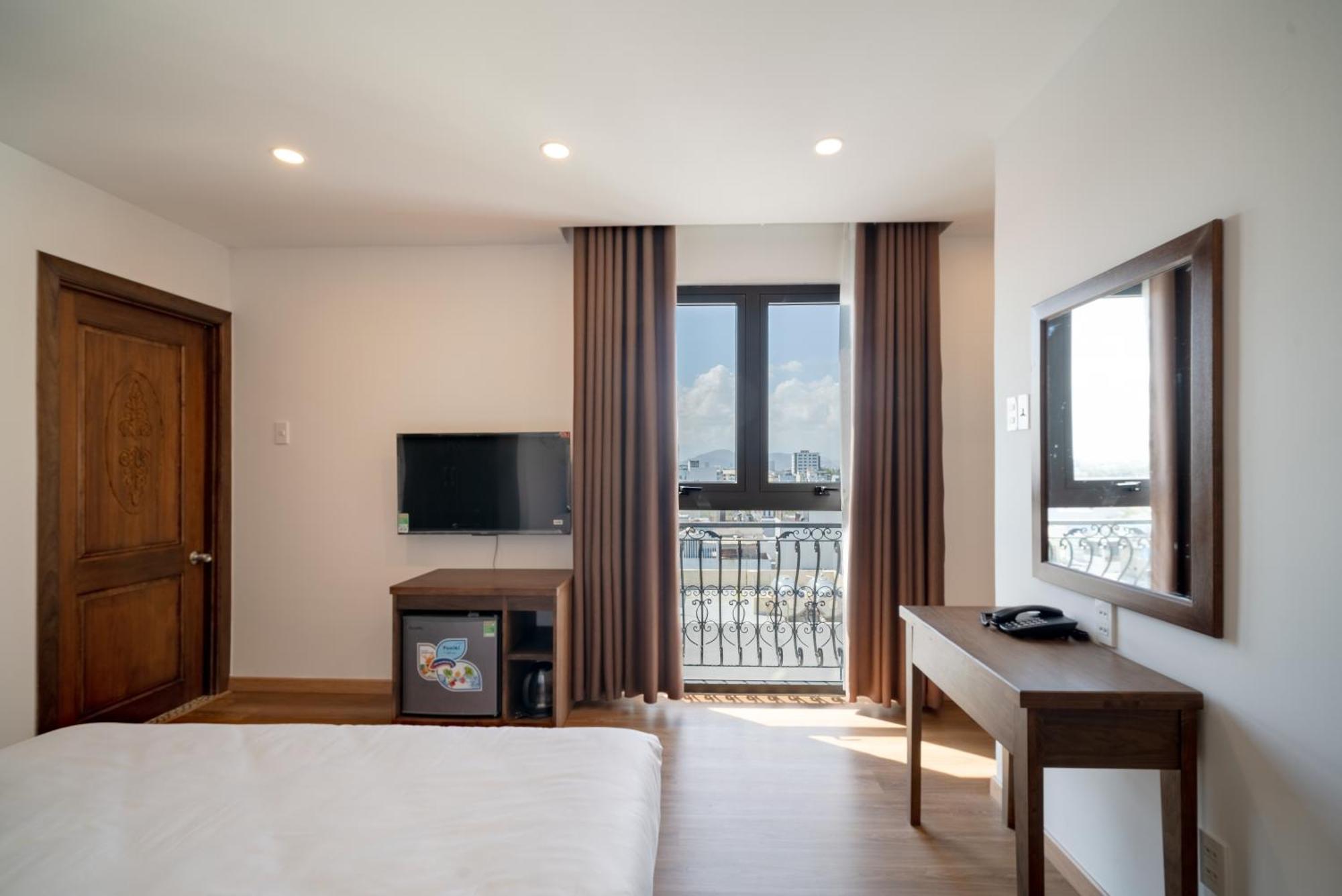 Langmandi Hotel & Apartment Дананг Екстер'єр фото
